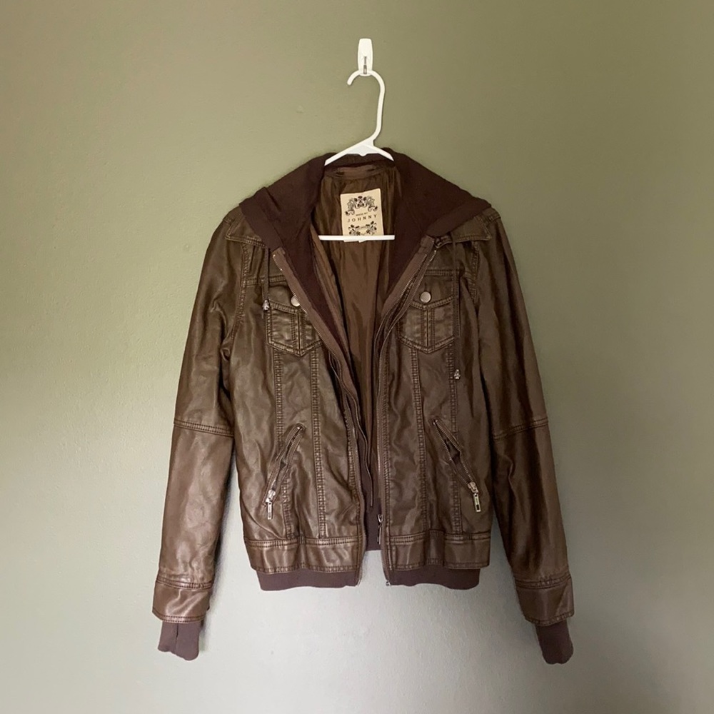BROWN LEATHER JACKET